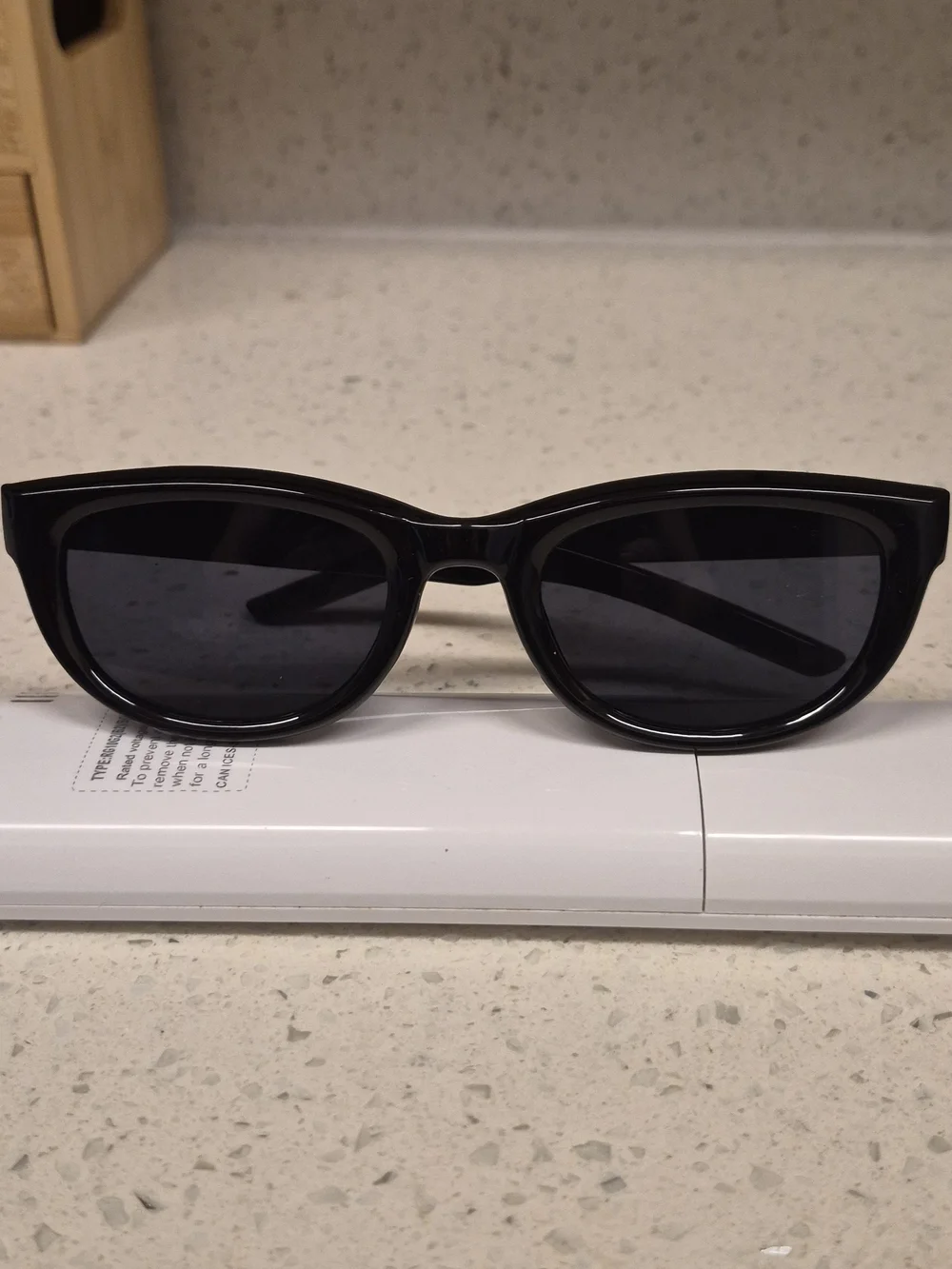 Classic Black Men's Sunglasses - Timeless Cat-Eye Frame